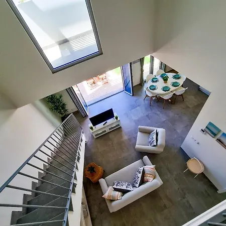 Flh Duplex With Terrace & Pool